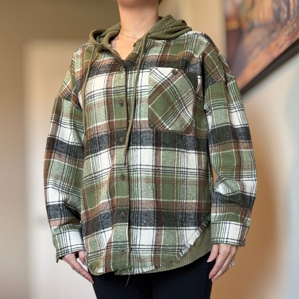 Women's Green Plaid Button-Down Hooded Shirt - Picture 3 of 10